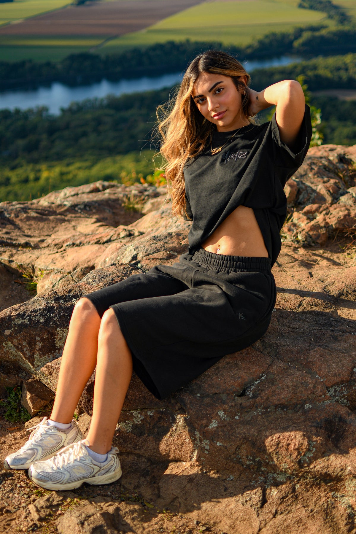 MAMOUR BLACK 3/4 SHORTS