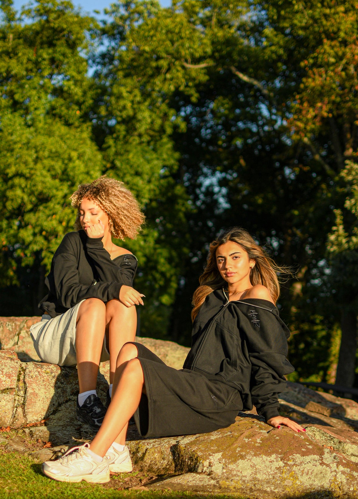 MAMOUR BLACK ZIP-UP