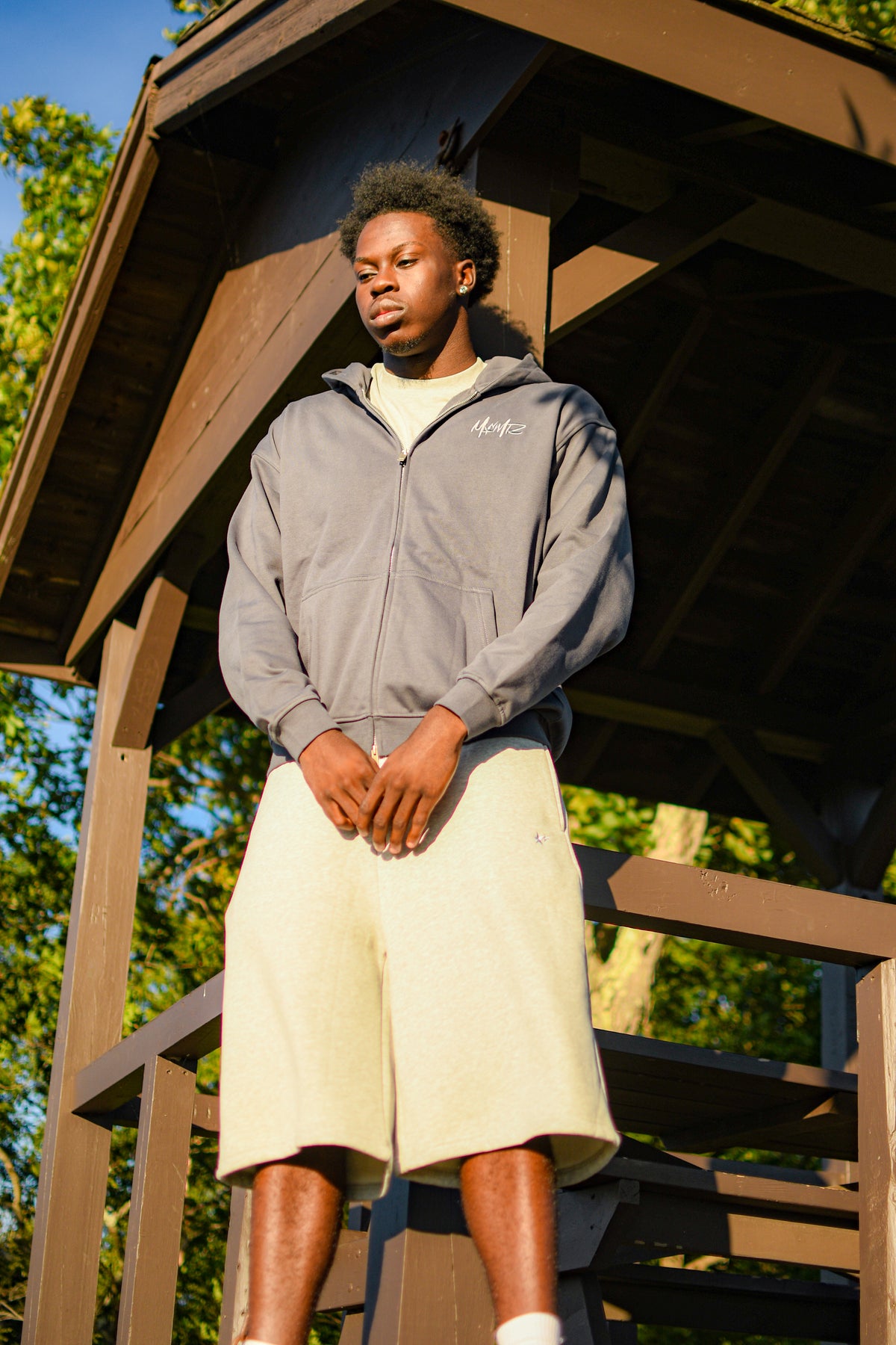 MAMOUR TAUPE ZIP-UP